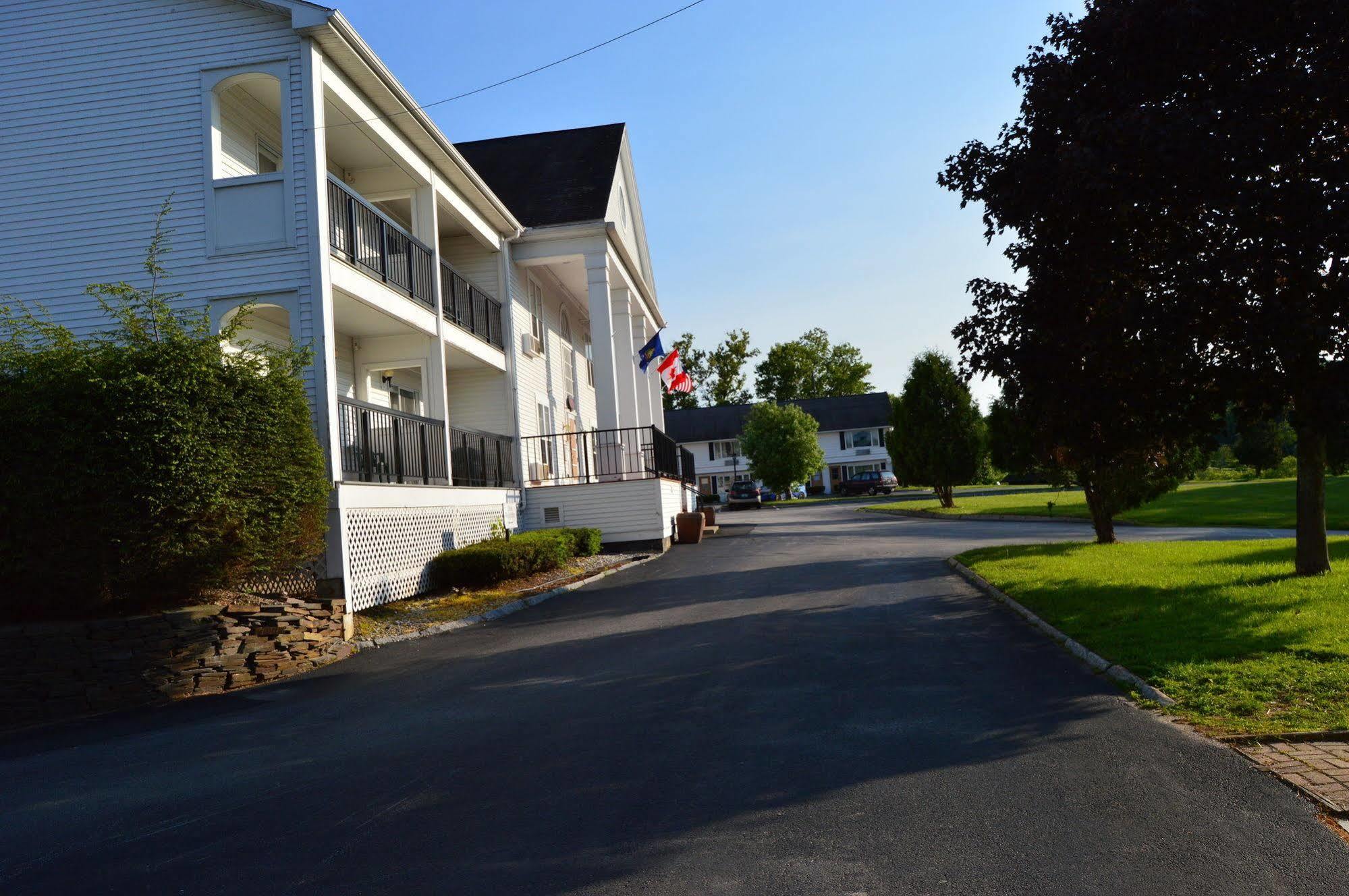 New World Inn Barre Exterior photo